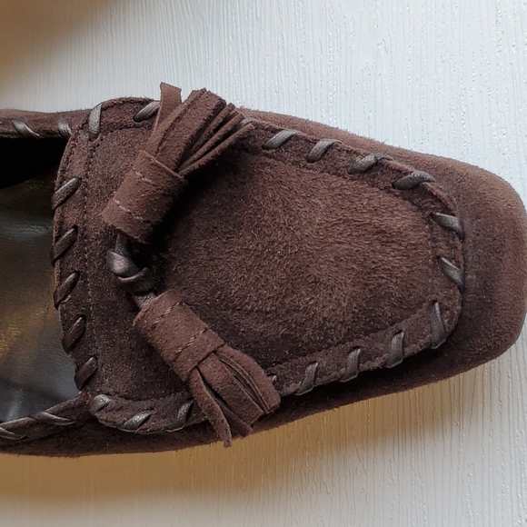Stuart Weitzman Brown Suede Square Pointed Toe Tassel Kitten Heel Loafers 9 - Picture 8 of 8